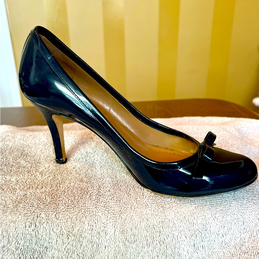 Talbots Navy Patent Leather Bow heels Size 8.5M